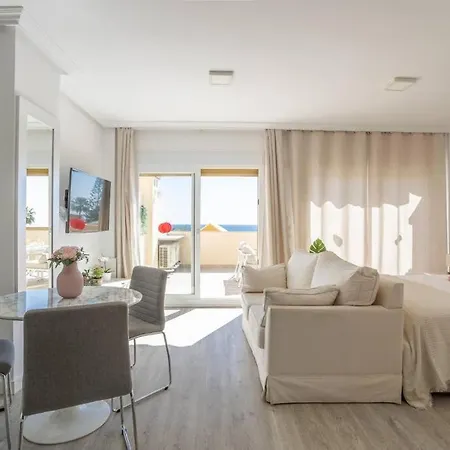 Appartement Elviria,studio Cu Vedere La Mare *