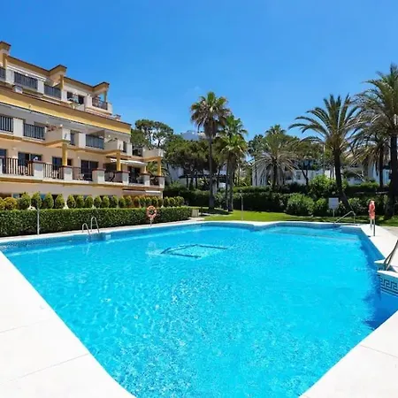 Apartment Elviria,studio Cu Vedere La Mare *